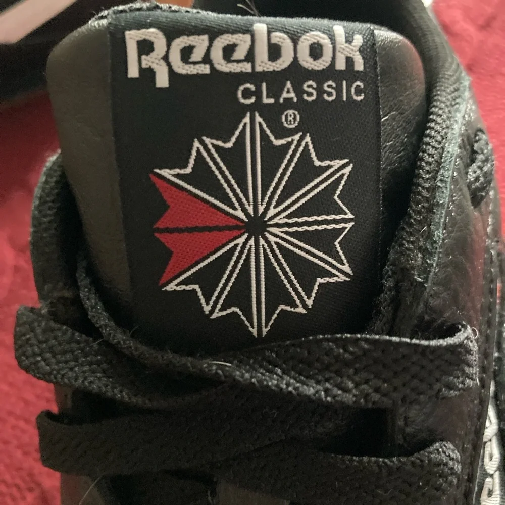 Reebok Classic Sneaker - Picture 6 of 8